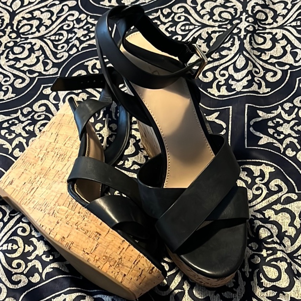 Aldo 8.5 Black Wedge Sandals